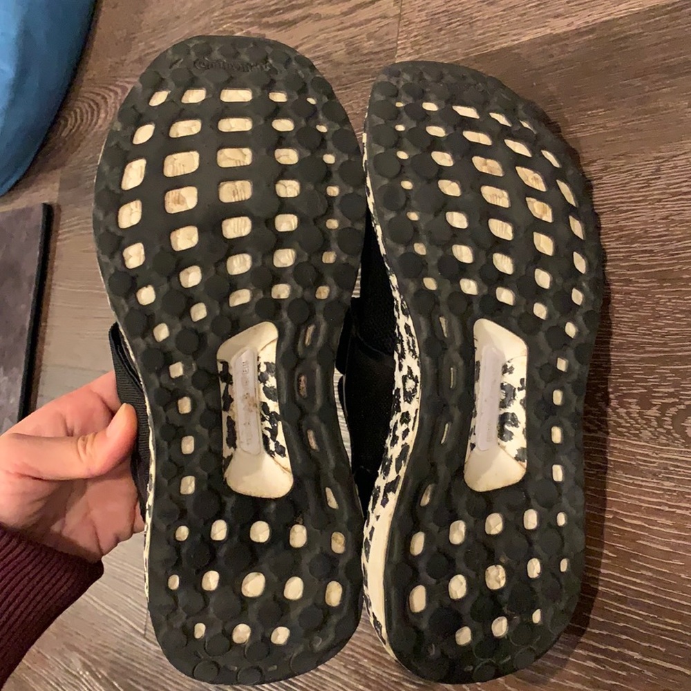 ✔️Sold✔️🏃‍♀️Adidas by Stella McCartney black ultra boost leopard print size 6 - Picture 9 of 11